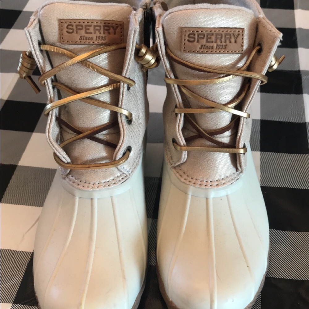 ✨Women’s size 6.5 Sperry Duck Boot✨